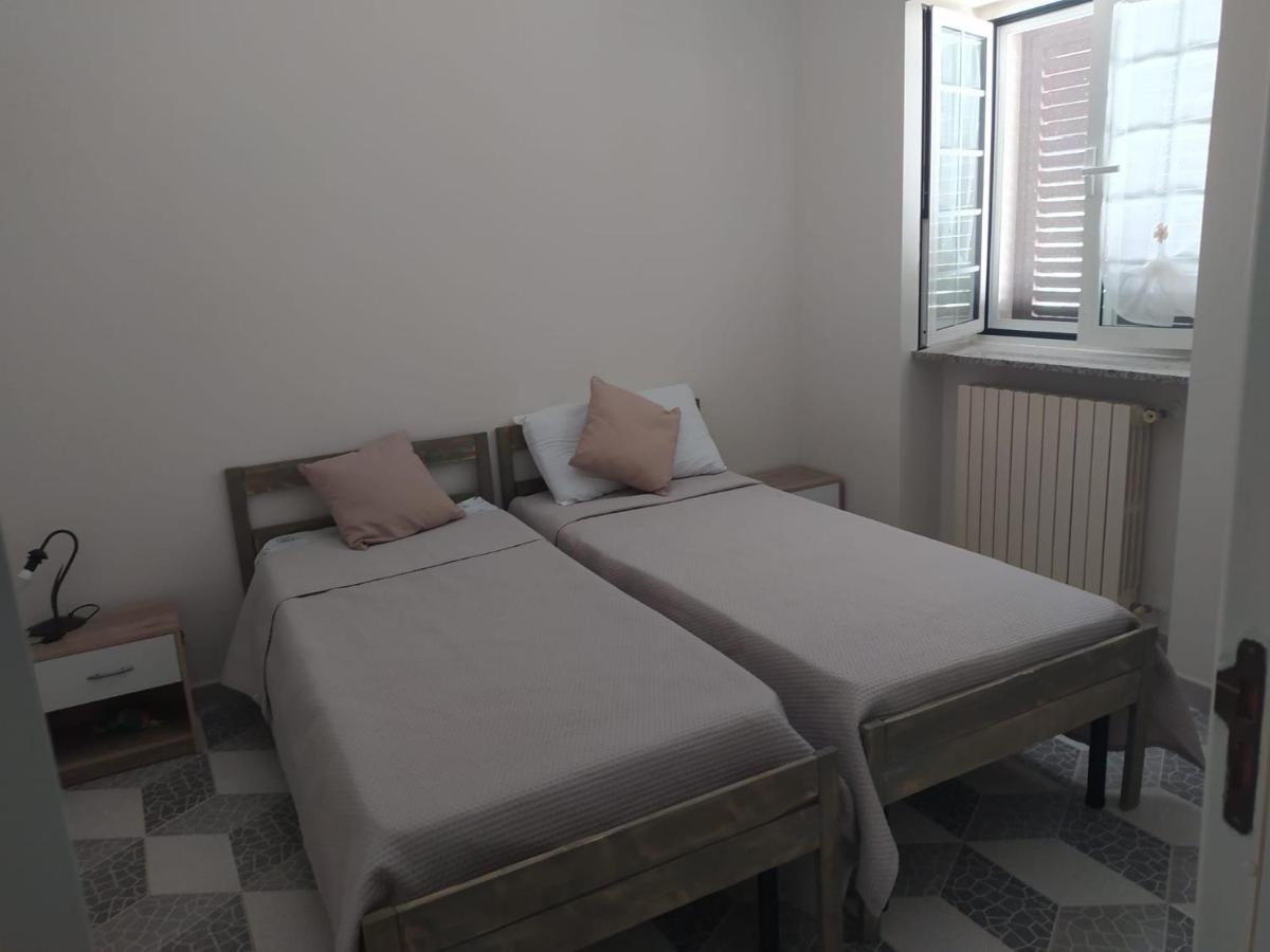 Da Gio - Casa Vacanze A โลโกโรตอนโด ภายนอก รูปภาพ