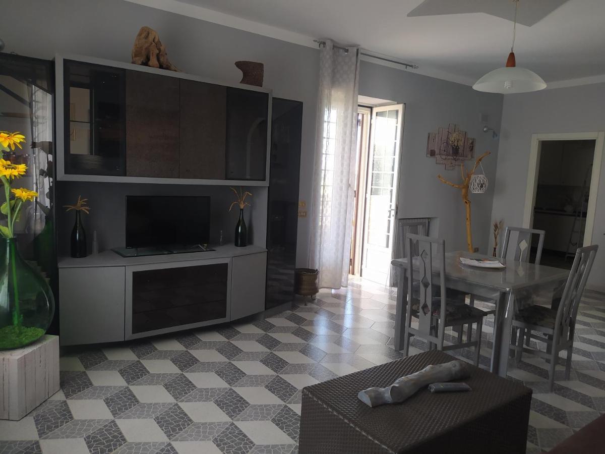 Da Gio - Casa Vacanze A โลโกโรตอนโด ภายนอก รูปภาพ